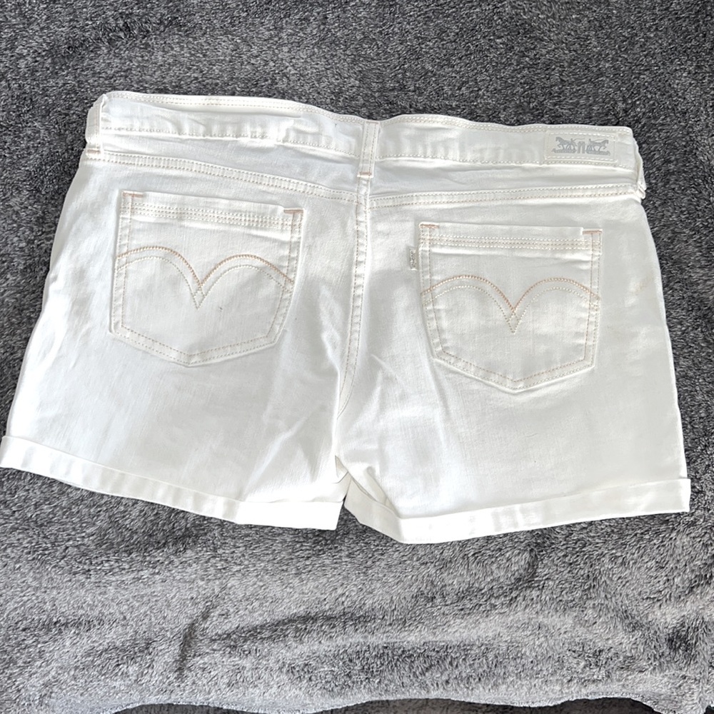 LEVIS SHORTS WHITE SIZE W30 PEACH & CREAM COLORED THREADS ROLLED HEM WHITE LABLE - Picture 4 of 17